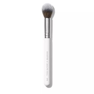 NWT Morphe x Jaclyn Hill Airbrush Brightening Brush JH18